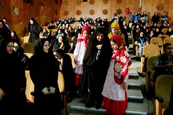 نخستین آئین نکوداشت مادران نمونه استان اردبیل