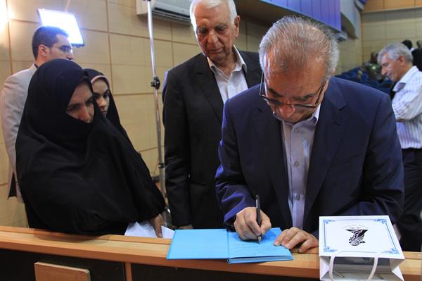 نخستین آئین نکوداشت مادران نمونه شهرستان استهبان