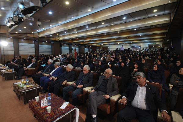 نخستین آئین نکوداشت مادران نمونه استان کرمان