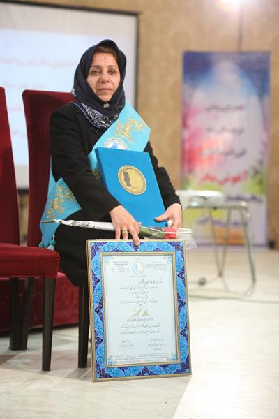 نخستین آئین نکوداشت مادران نمونه استان مرکزی