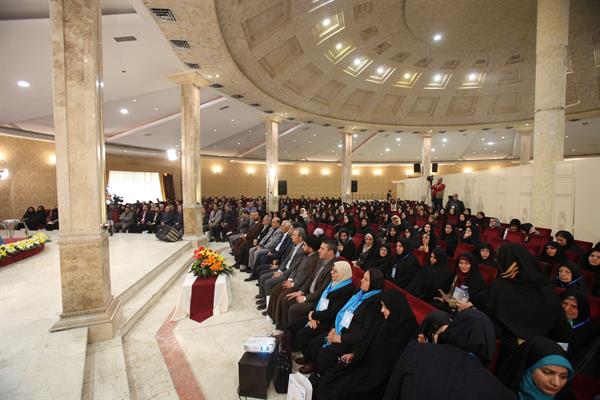 نخستین آئین نکوداشت مادران نمونه استان مرکزی