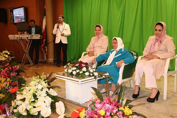 نخستین آیین نکوداشت مادر