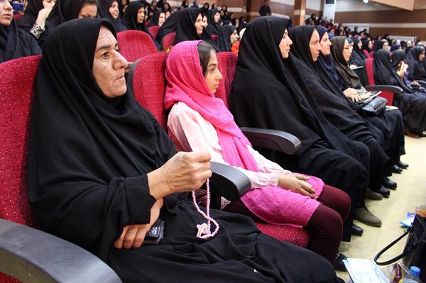 نخستین آئین نکوداشت مادران نمونه شهرستان فراشبند