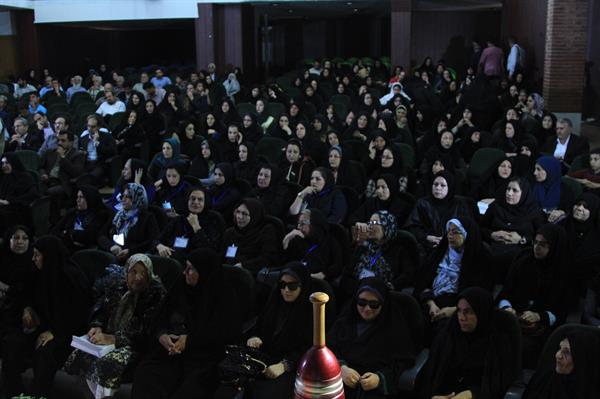 نخستین آئین نکوداشت مادران نمونه کازرون