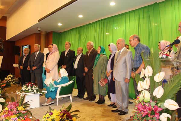 نخستین آیین نکوداشت مادر