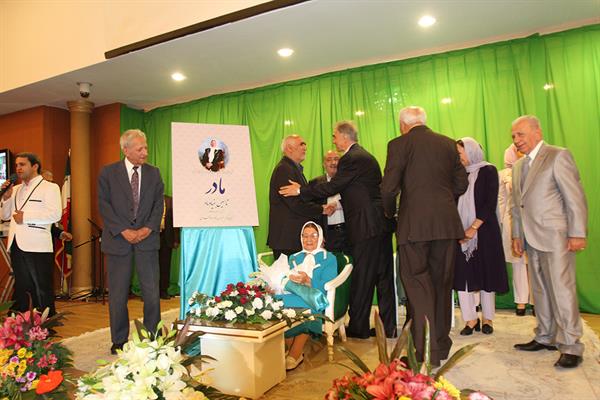 نخستین آیین نکوداشت مادر