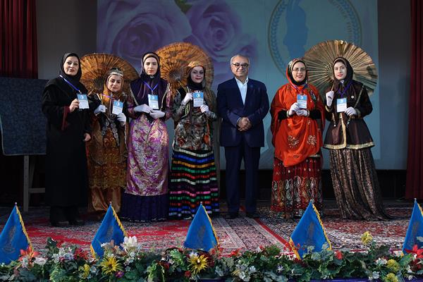 نخستین آئین نکوداشت مادران نمونه استان اصفهان