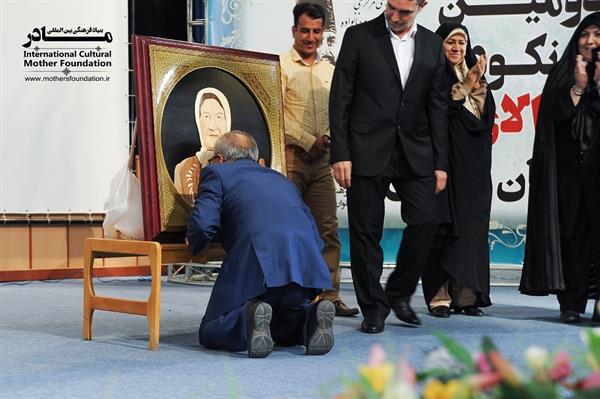 دومین آئین نکوداشت مادران نمونه استان مرکزی