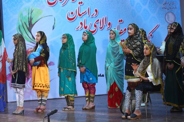 نخستین آئین نکوداشت مادران نمونه استان هرمزگان