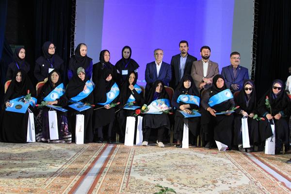 نخستین آئین نکوداشت مادران نمونه کازرون