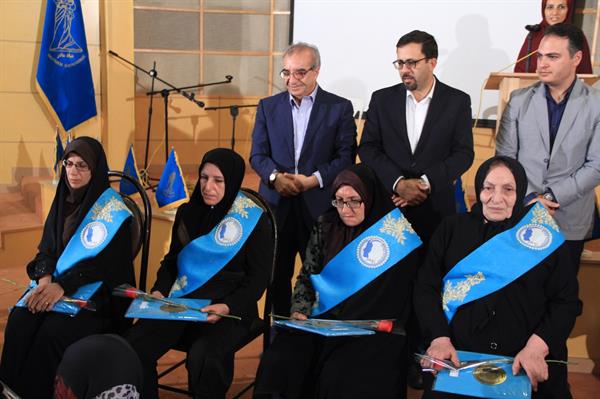 نخستین آئین نکوداشت مادران نمونه استان البرز