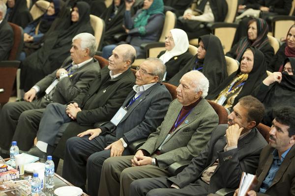 نخستین آئین نکوداشت مادران نمونه شهرستان آباده