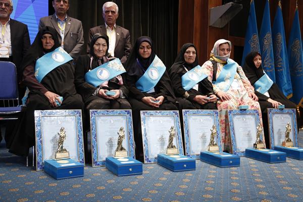 نکوداشت ملی مادران نمونه سراسر کشور در تهران