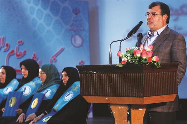 نخستین آئین نکوداشت مادران نمونه استان هرمزگان