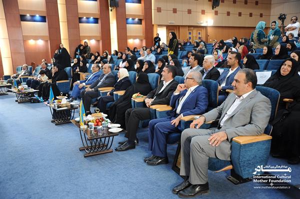 دومین آئین نکوداشت مادران نمونه استان مرکزی