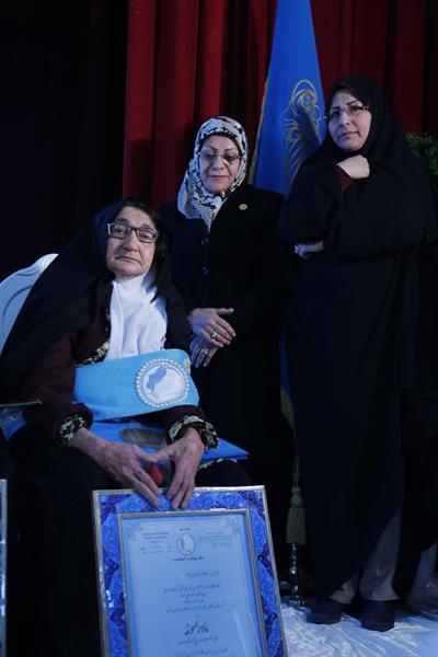 نخستین آئین نکوداشت مادران نمونه شهرستان داراب