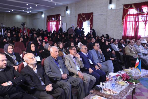 نخستین آئین نکوداشت مادران نمونه شهرستان سروستان